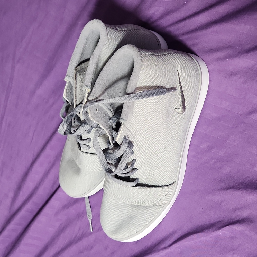 Nike Balsa 6.0. Grey. Nwot. Womens 11.